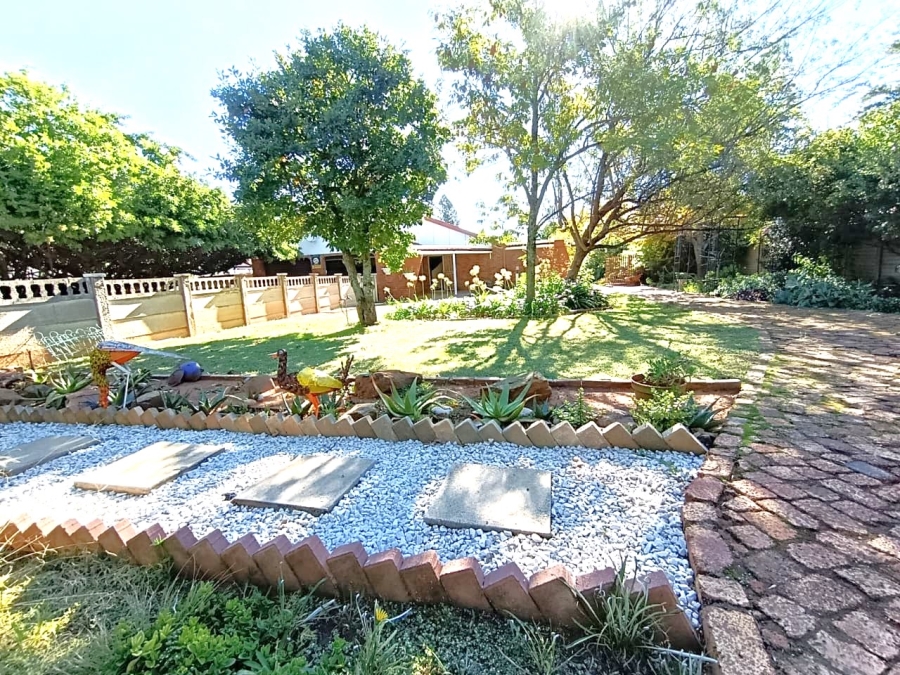 4 Bedroom Property for Sale in Langenhovenpark Free State